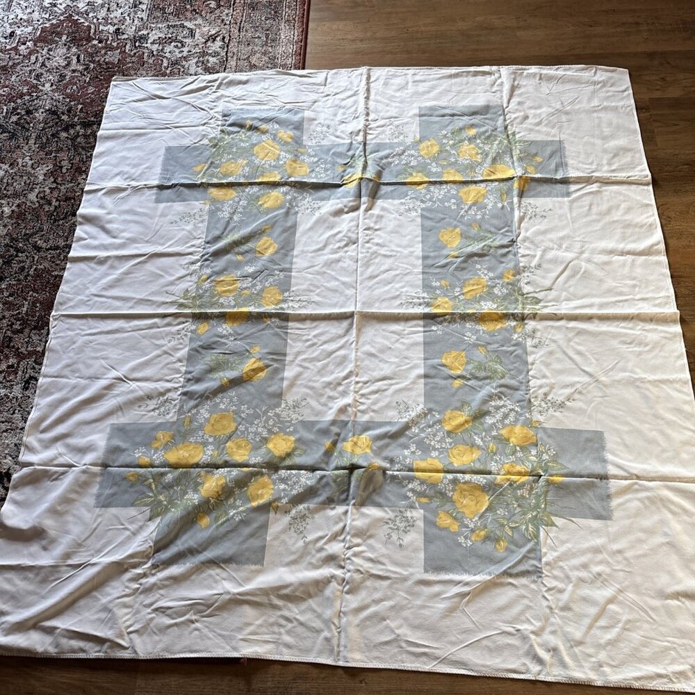 Vintage Spring cotton Tablecloth White Yellow And Gray Size 65 X 60